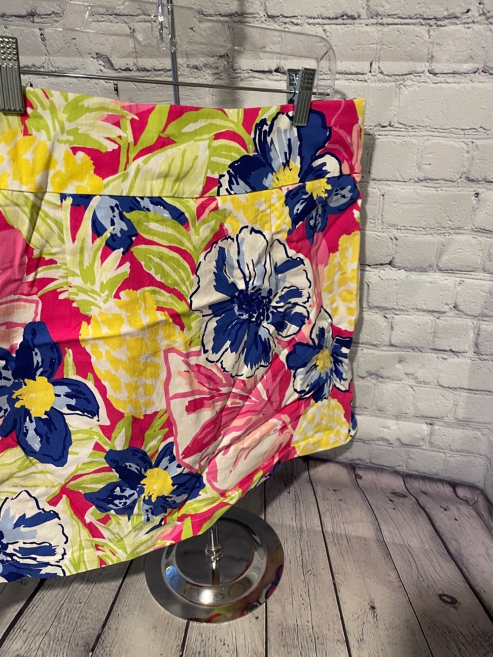 Rafaella Pink Floral Golf Skort with Blue & Yellow Accents Sz L - Picture 3 of 5